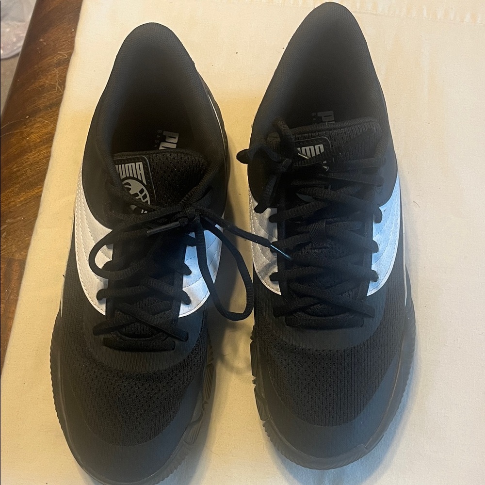 Puma Men's Black and White Athletic Sneakers